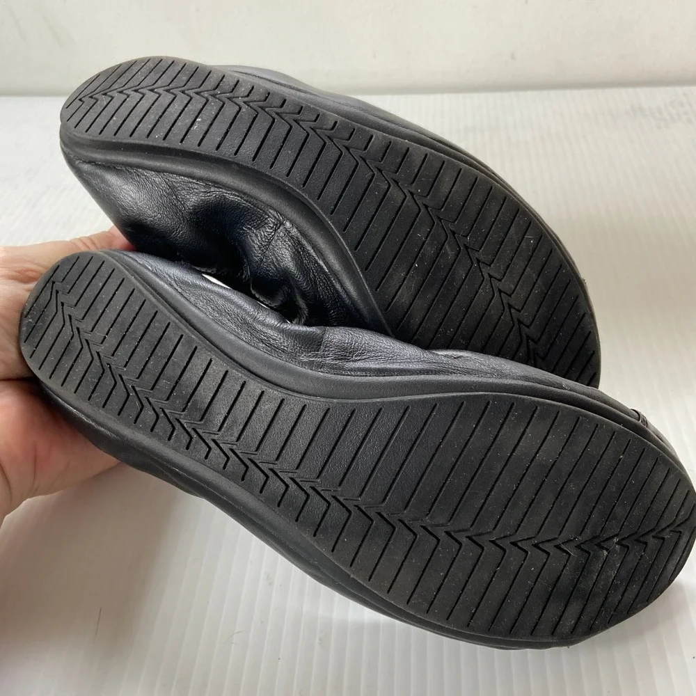 Susina Black Leather Patent Cap Toe Ballet Flats Womens 11M